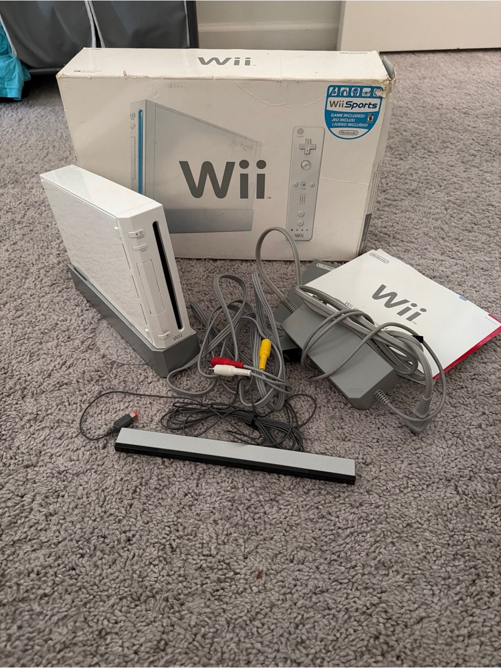 Nintendo Wii Console Bundle - White and Gray